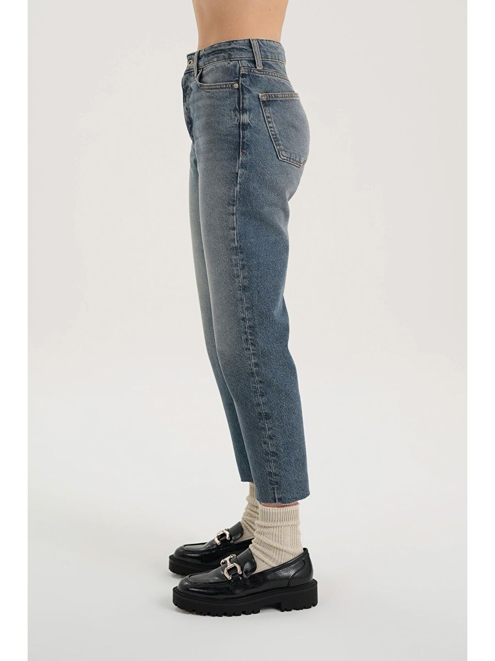 Eliza Orta Mavi Yüksek Bel Patı Düğmeli Paçası Kesikli Jean Pantolon C 4518-110-2