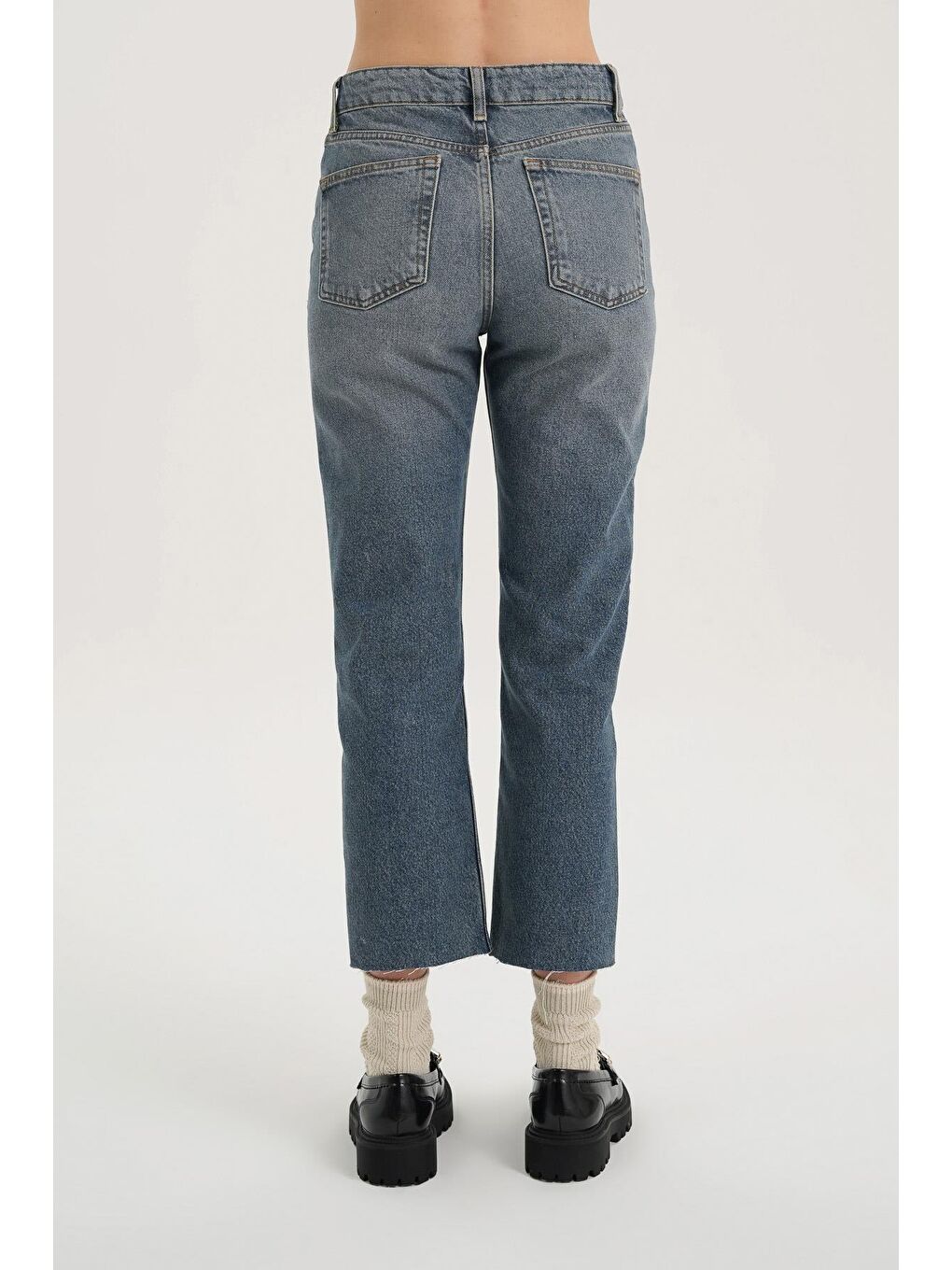 Eliza Orta Mavi Yüksek Bel Patı Düğmeli Paçası Kesikli Jean Pantolon C 4518-110-3