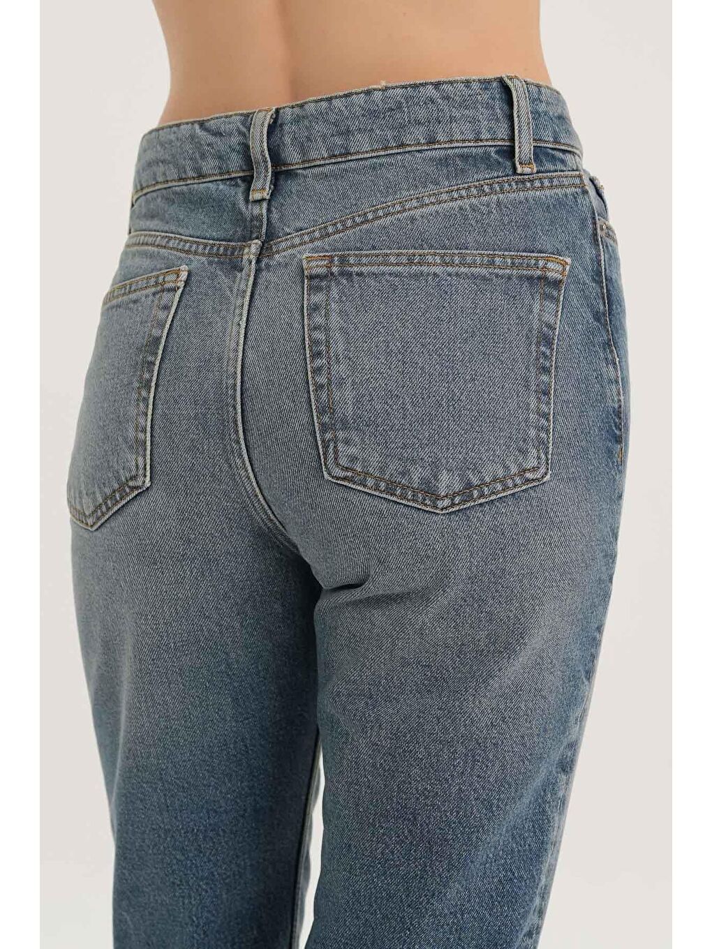 Eliza Orta Mavi Yüksek Bel Patı Düğmeli Paçası Kesikli Jean Pantolon C 4518-110-4