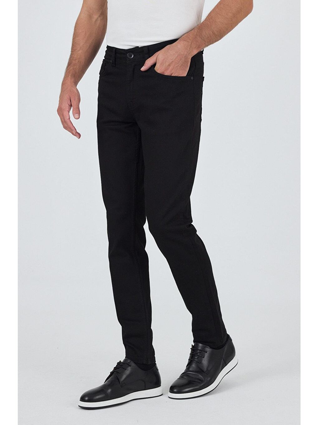 Siyah Gabardin 5 Cep Düz Paça Casual Slim Fit Pamuklu Denim Pantolon 1023250158-2