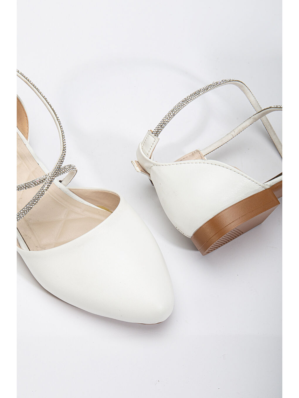 Kadın Beyaz Çapraz Taş Halat Detaylı Bilekten Bağlamalı Babet-2