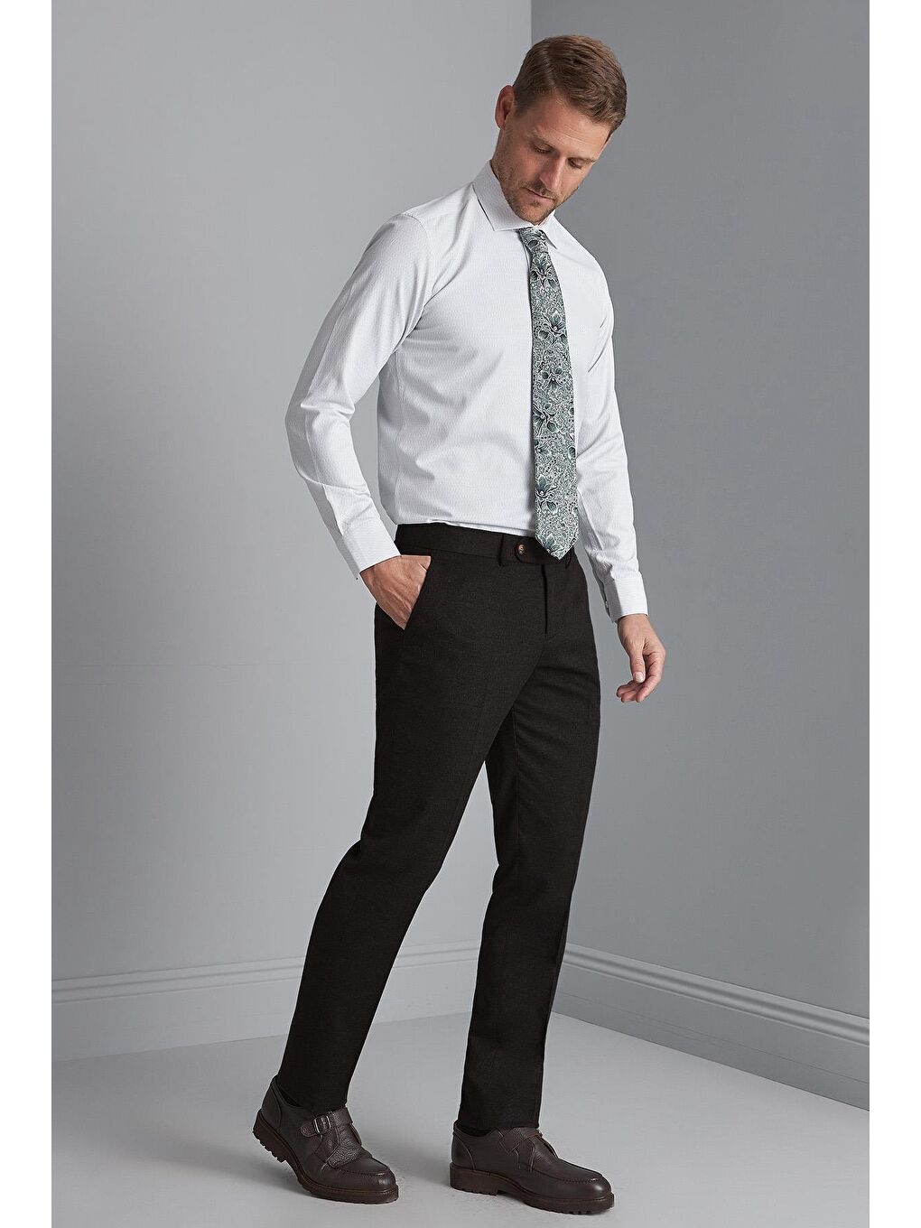 Siyah Rahat Kalıp Normal Bel Düz Pantolon-1