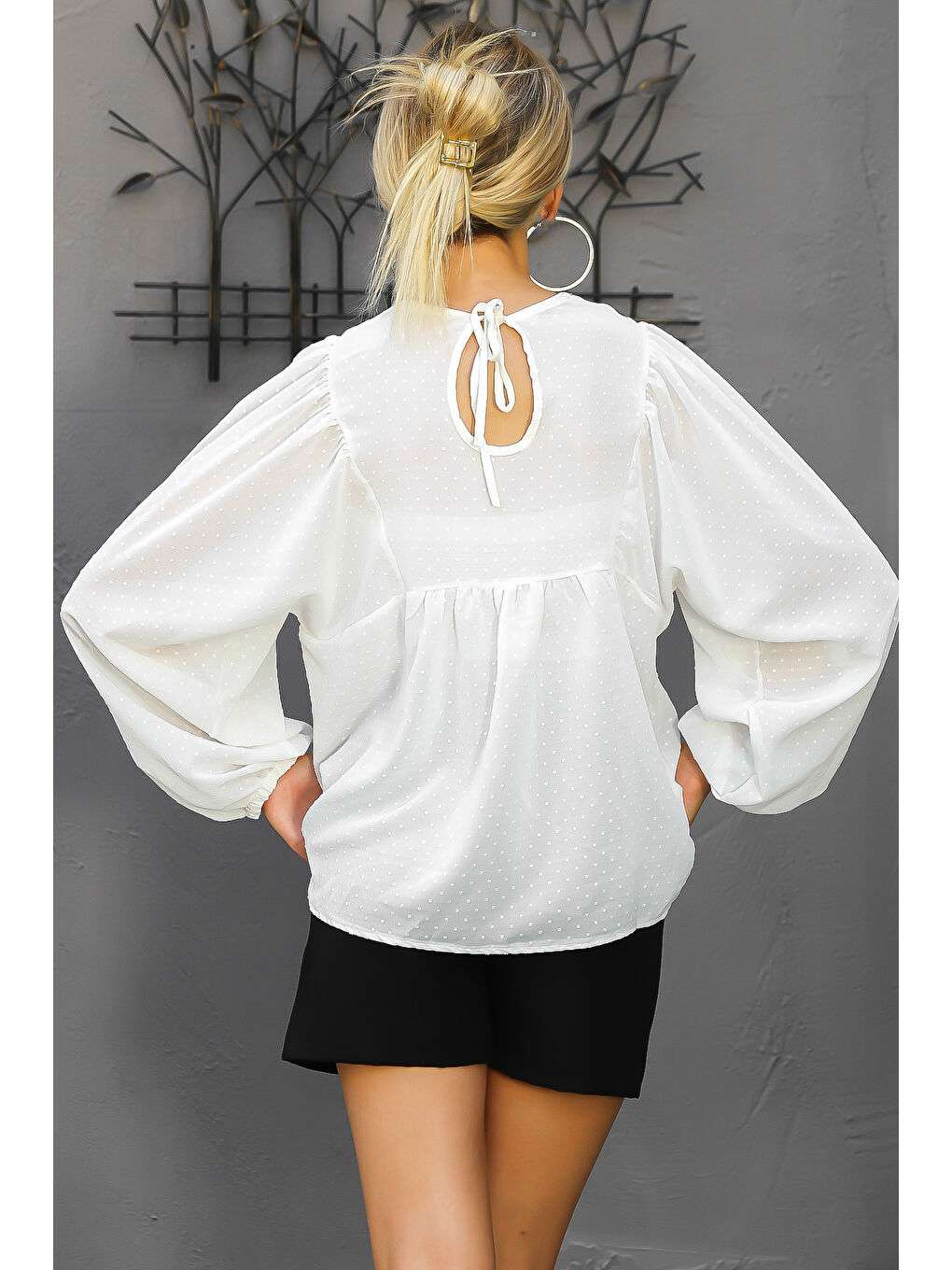 Ekru Nakışlı Yaka Balon Kol Nakışlı Dokuma Bluz-1