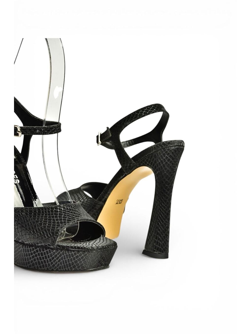 Siyah Kadın Topuklu Ayakkabı U246082507-4