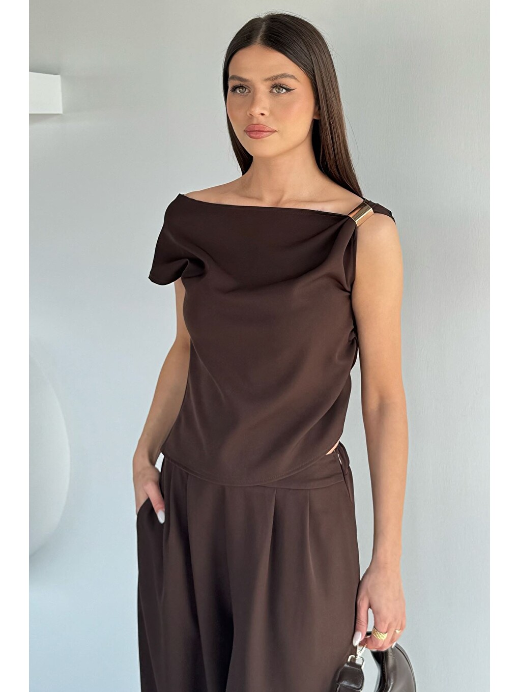Kahverengi Kadın Bel Lastikli Pantolon Gold Detaylı Bluz İkili Takım-1
