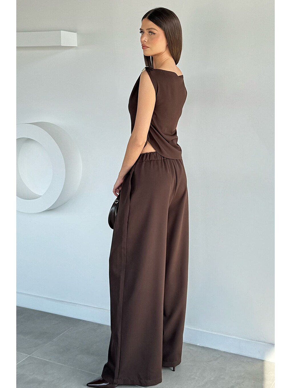 Kahverengi Kadın Bel Lastikli Pantolon Gold Detaylı Bluz İkili Takım-3