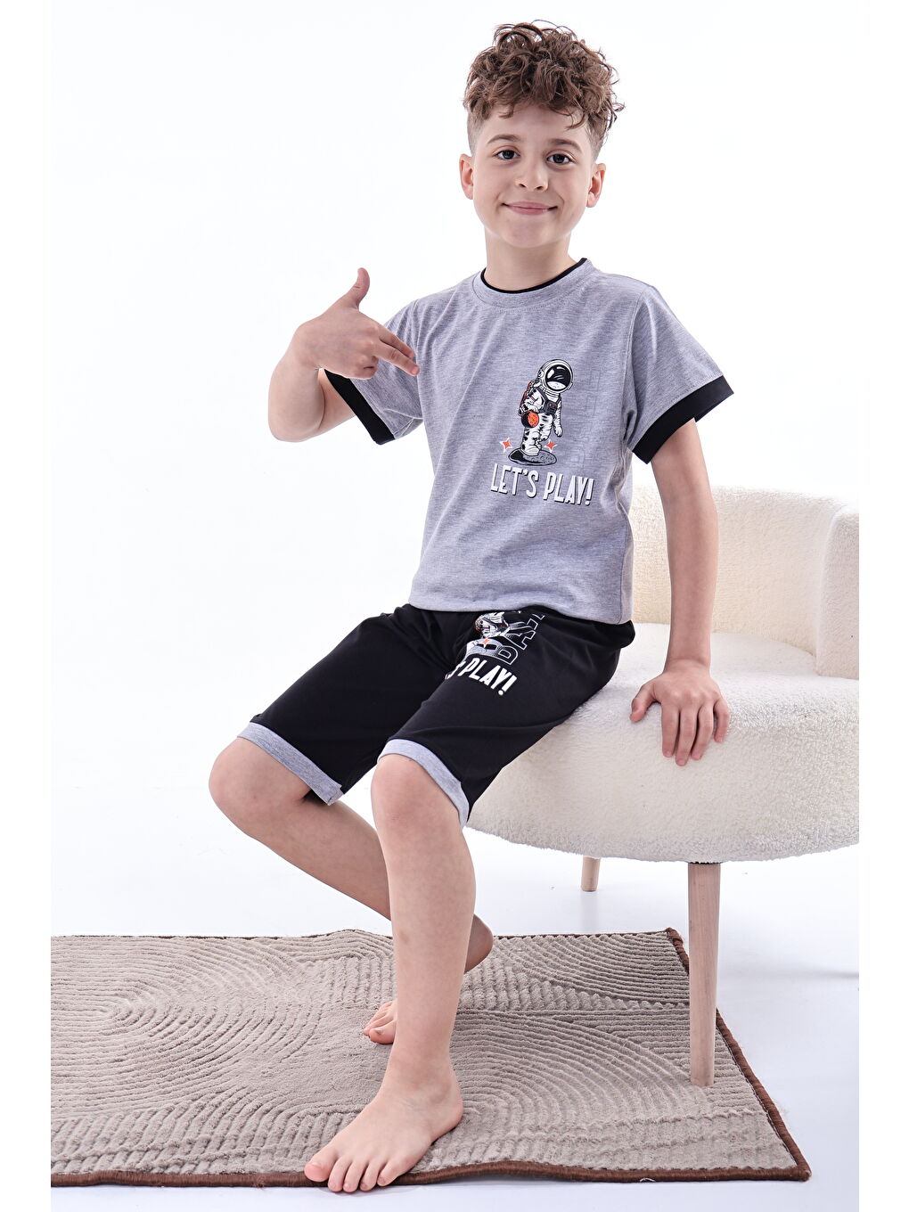 Gri Erkek Çocuk %100 Doğal Pamuk Kısa Kollu Kısa Kollu Kaprili Pijama Takımı