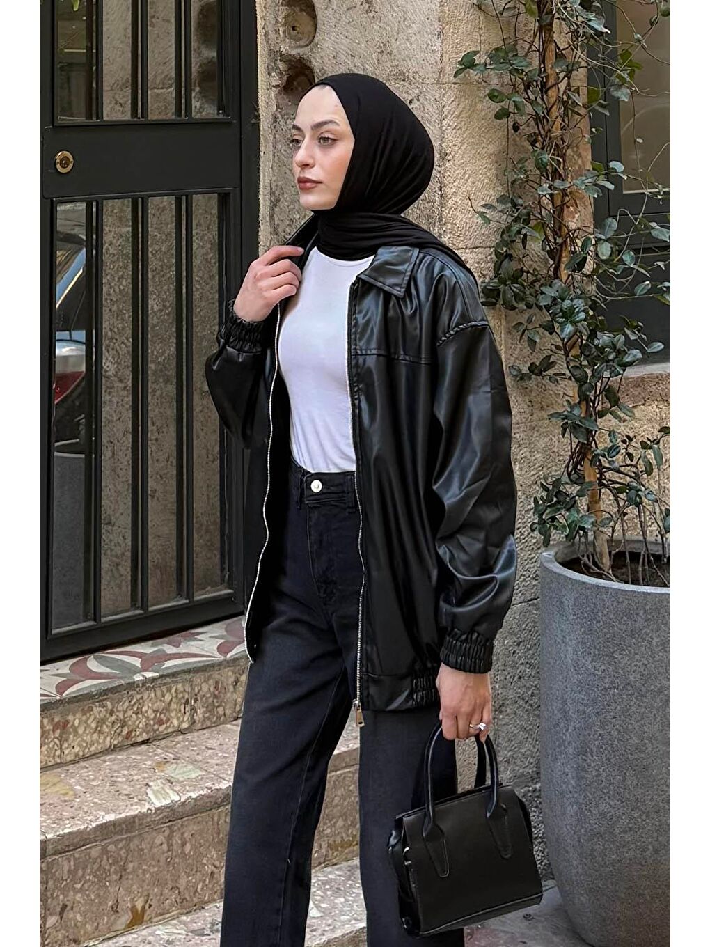 Fermuarlı Deri Ceket Siyah-1