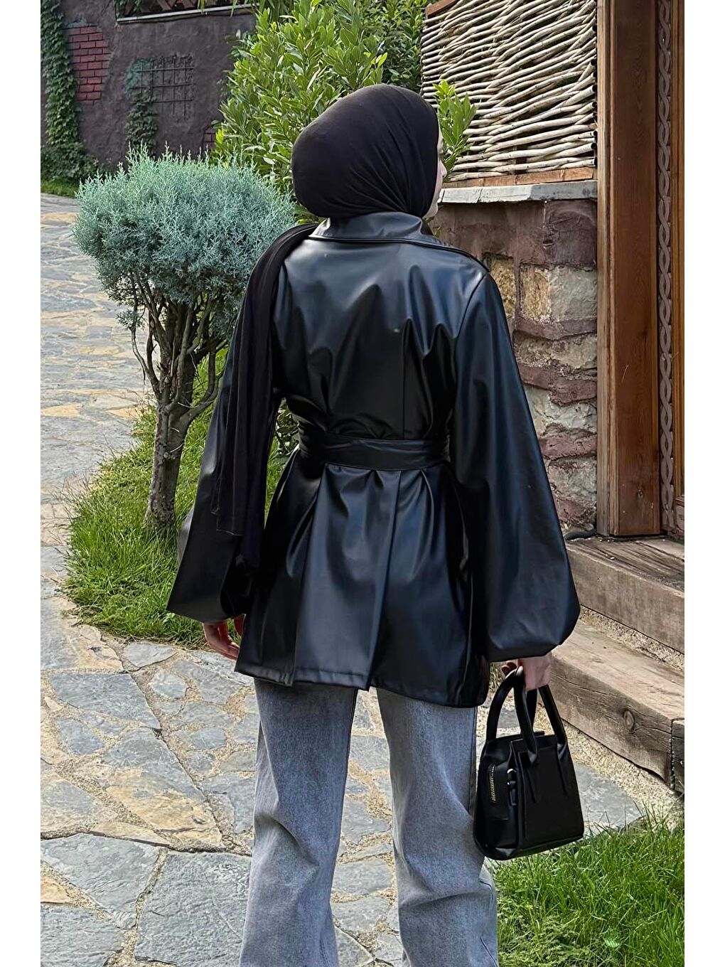 Bağlama Detaylı Deri Ceket Siyah-3