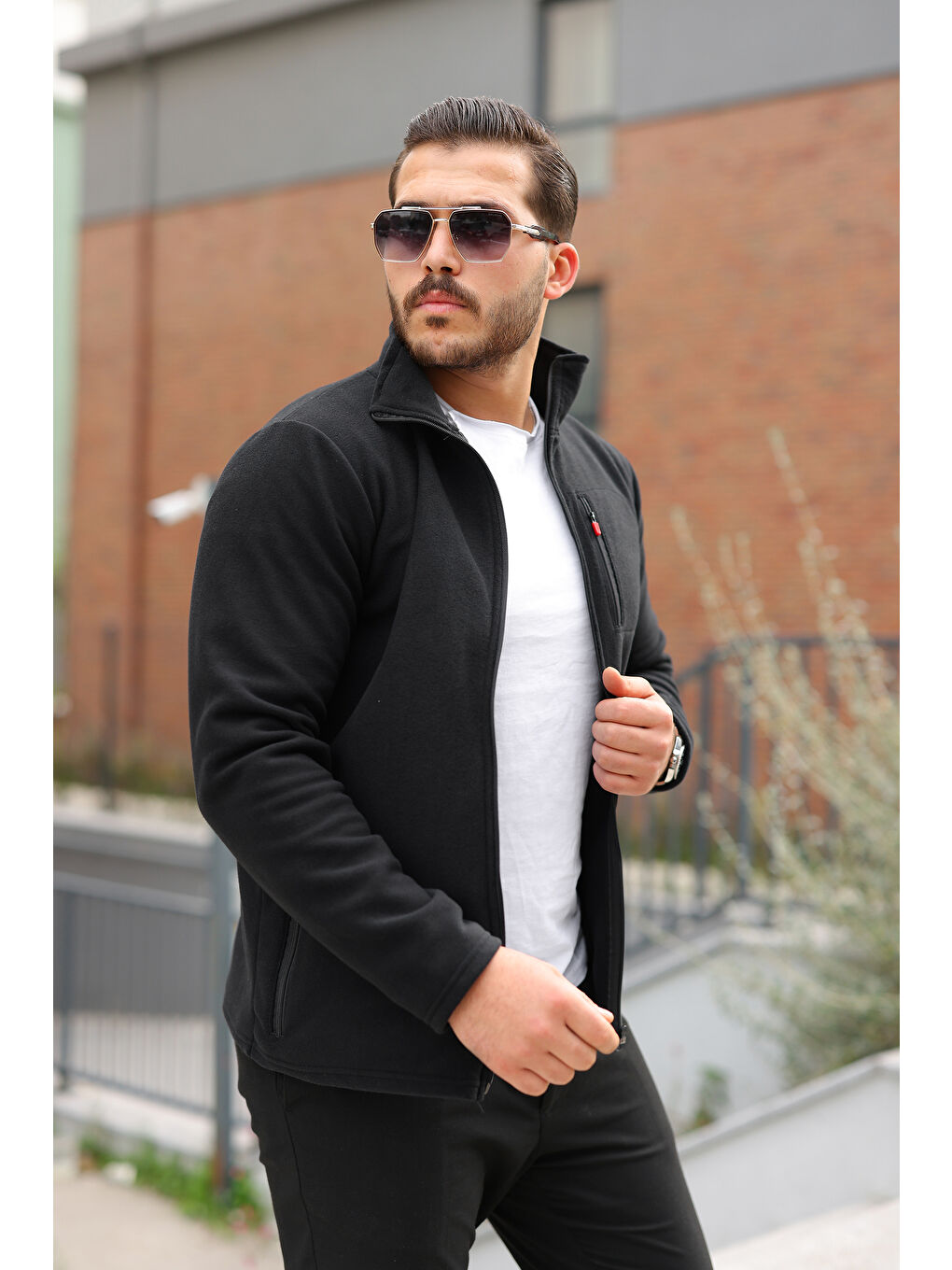 Erkek Kışlık Trend Fermuarlı Cepli Siyah Polar Hırka-1