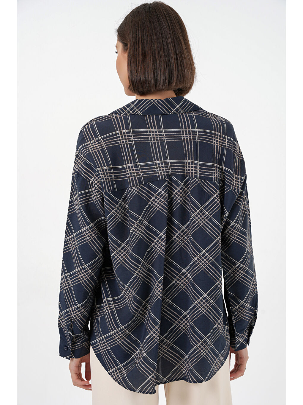 Kadın Oversize Desenli Gömlek 20372 - Lacivert-4