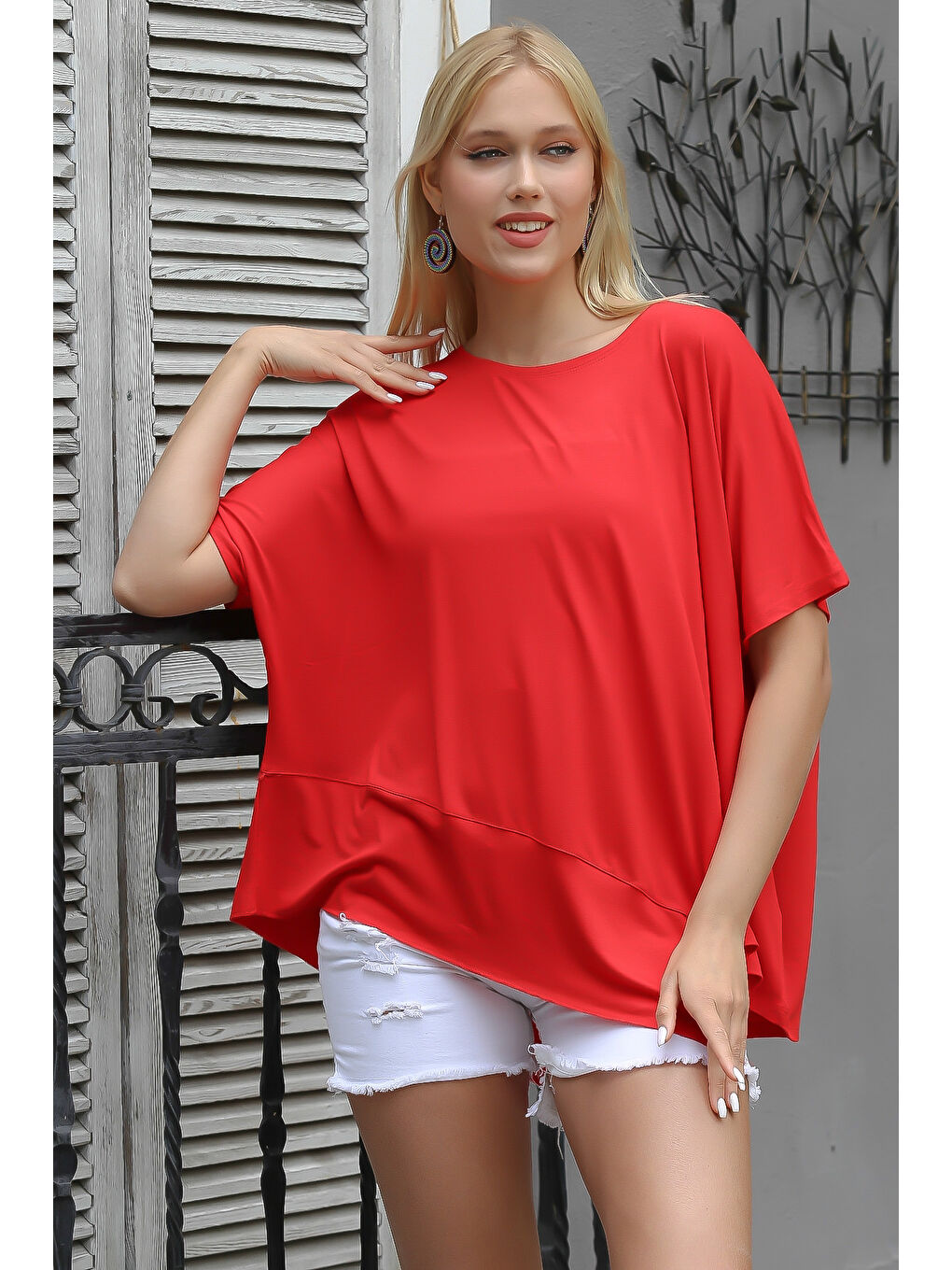 Kırmızı Yuvarlak Yaka Yarasa Kol Örme Asimetrik Bluz