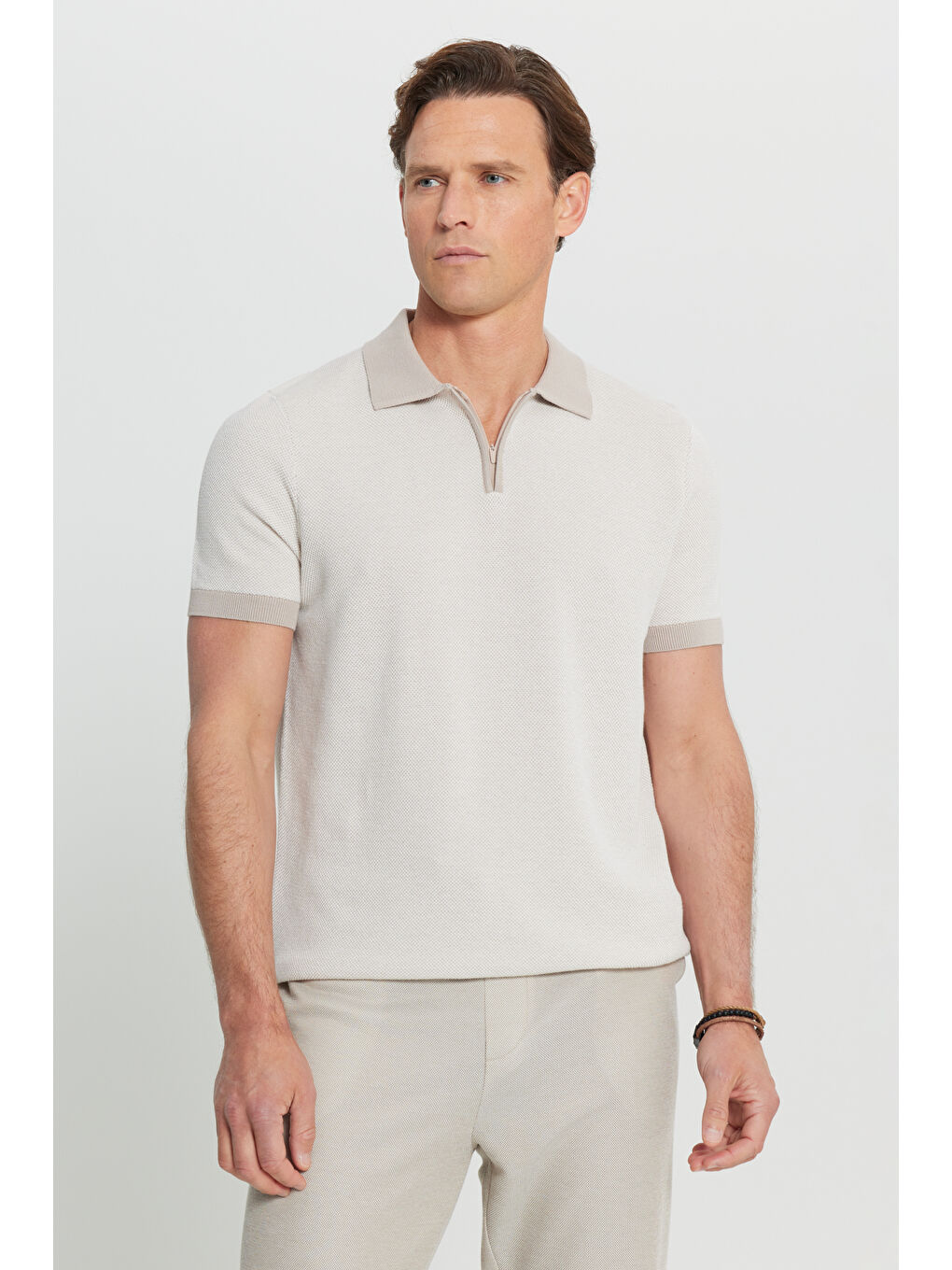 Erkek Bej %100 Pamuk Standart Fit Normal Kesim Polo Yaka Jakarlı Triko Tişört