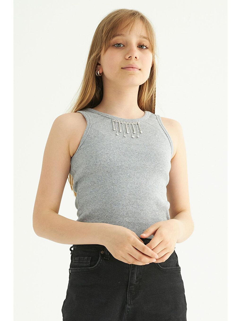 Bisiklet Yaka Sıfır Kol Gri Melanj Renk Kız Çocuk Taşlı Crop Tshirt-1