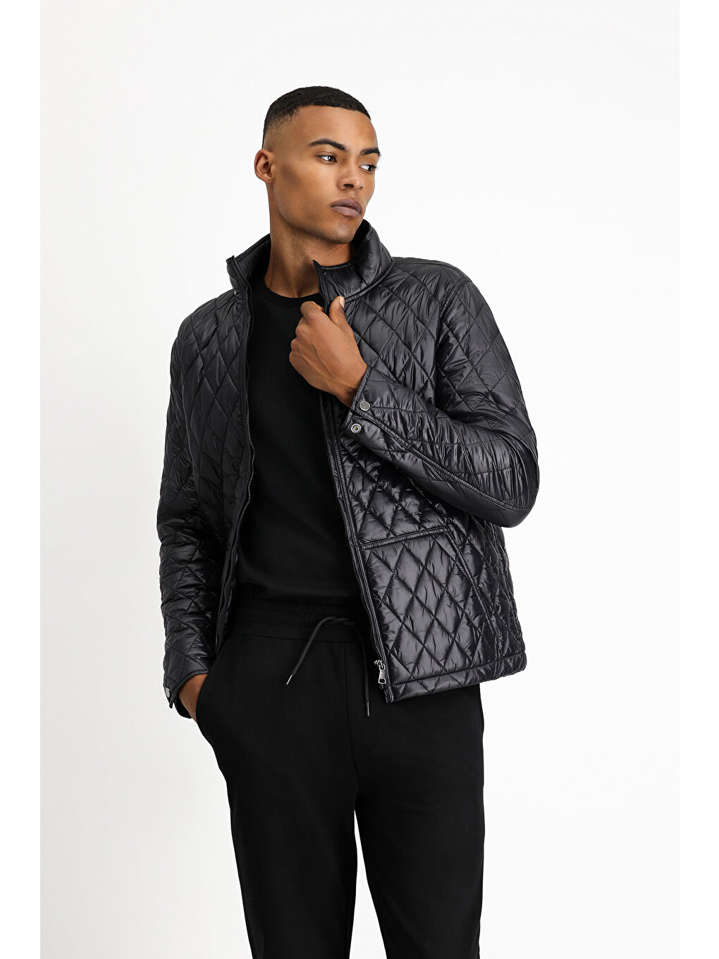 Siyah Kapitone Spor Şişme Mont