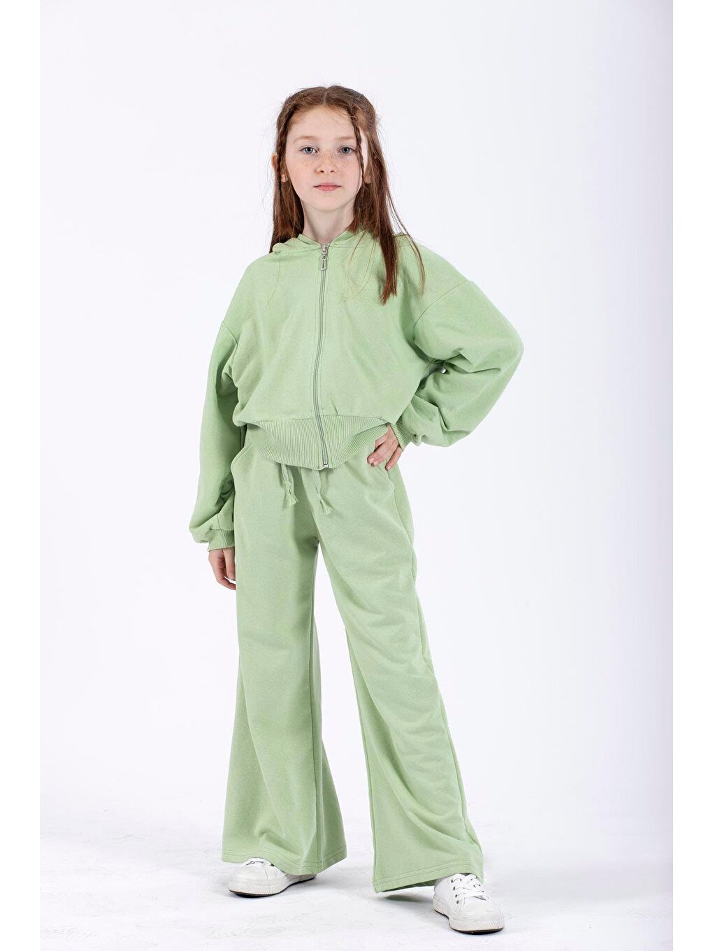 Kapüşonlu Uzun Kol Bol Kesım Çağla Yeşil Renk Kız Çocuk  Eşofman Takımı