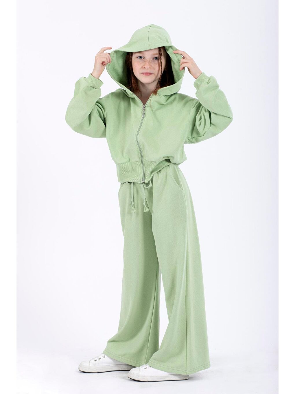 Kapüşonlu Uzun Kol Bol Kesım Çağla Yeşil Renk Kız Çocuk  Eşofman Takımı-3