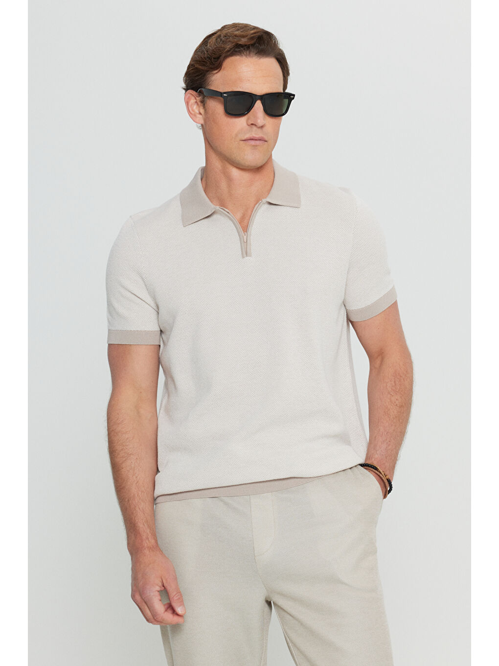 Erkek Bej %100 Pamuk Standart Fit Normal Kesim Polo Yaka Jakarlı Triko Tişört-2