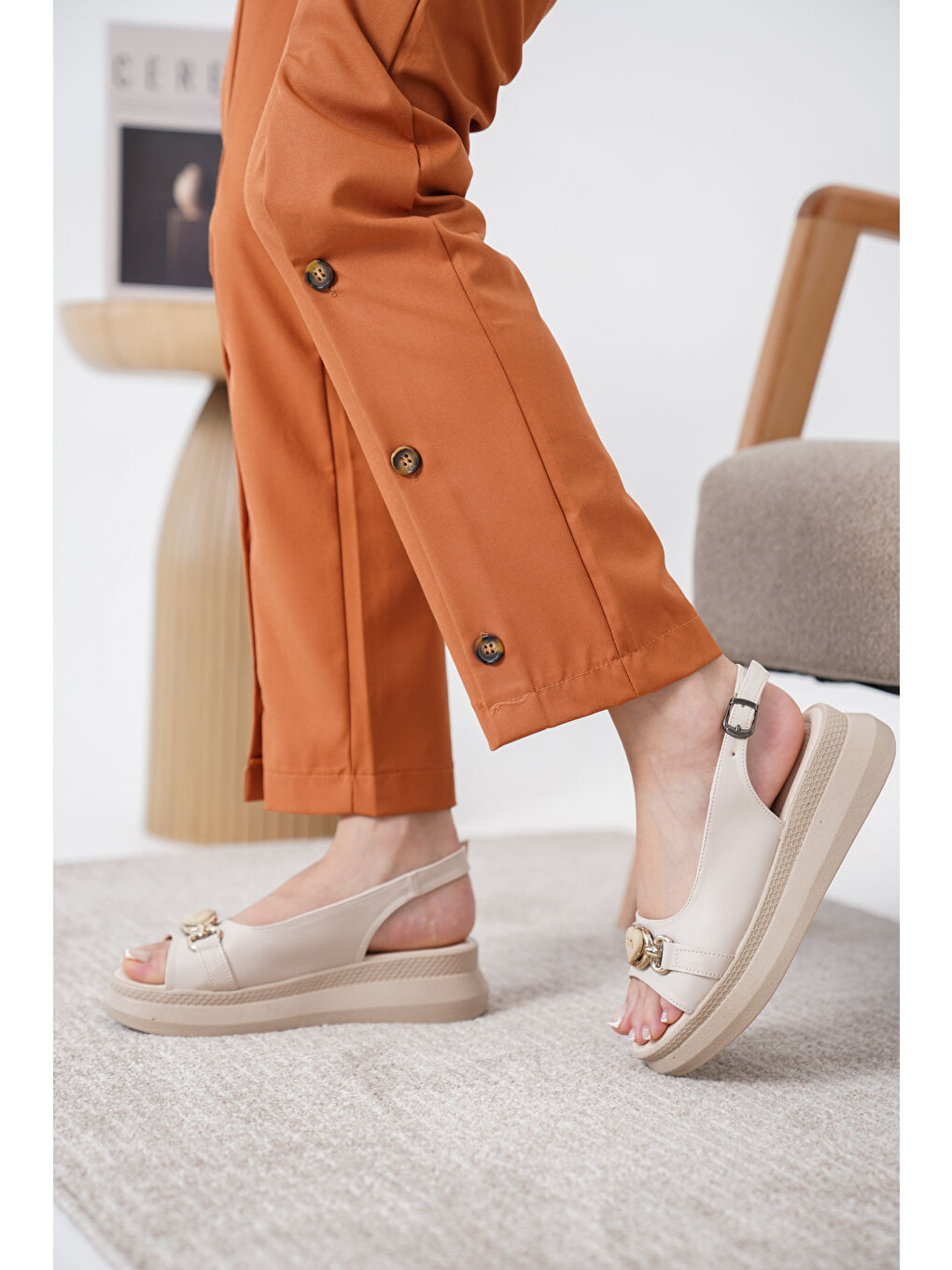 Bej D744 Günlük Ortopedik Kadın Sandalet-3