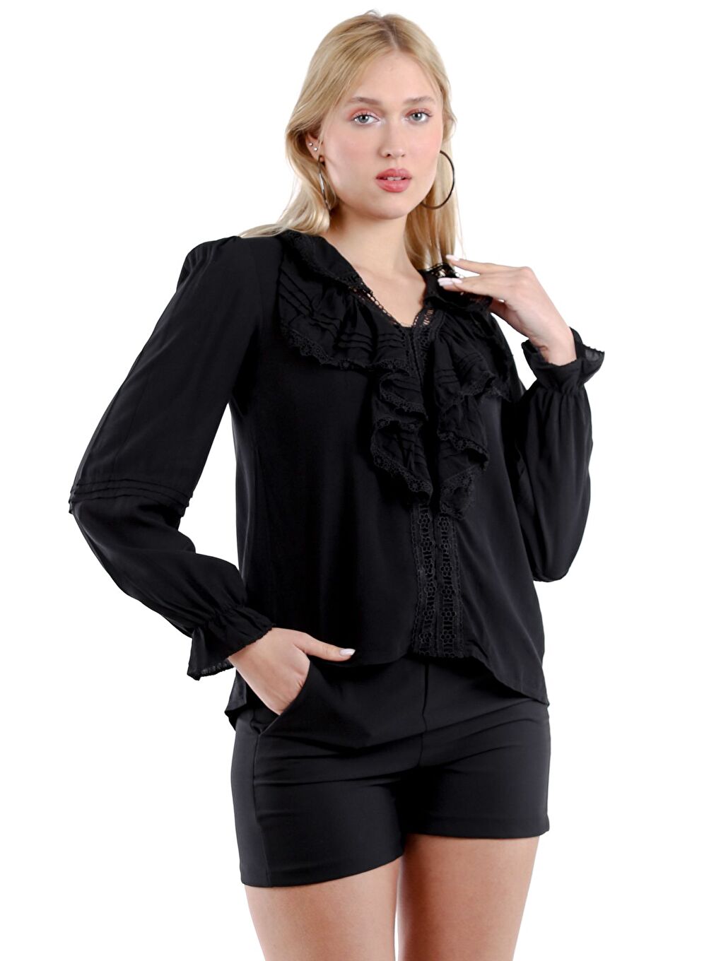 Siyah Dantel Yaka Fırfırlı Kol Dantelli Dokuma Bluz-2