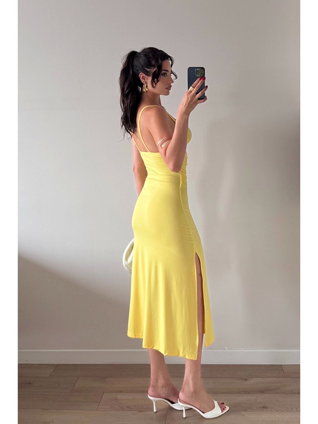 Kadın Sarı Askılı Yırtmaçlı Uzun Elbise 1009-1034-2