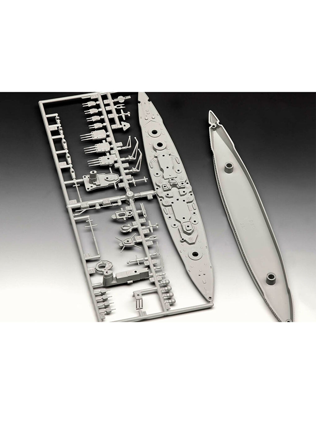 Model Set Gemi Gneisenau 65181-2