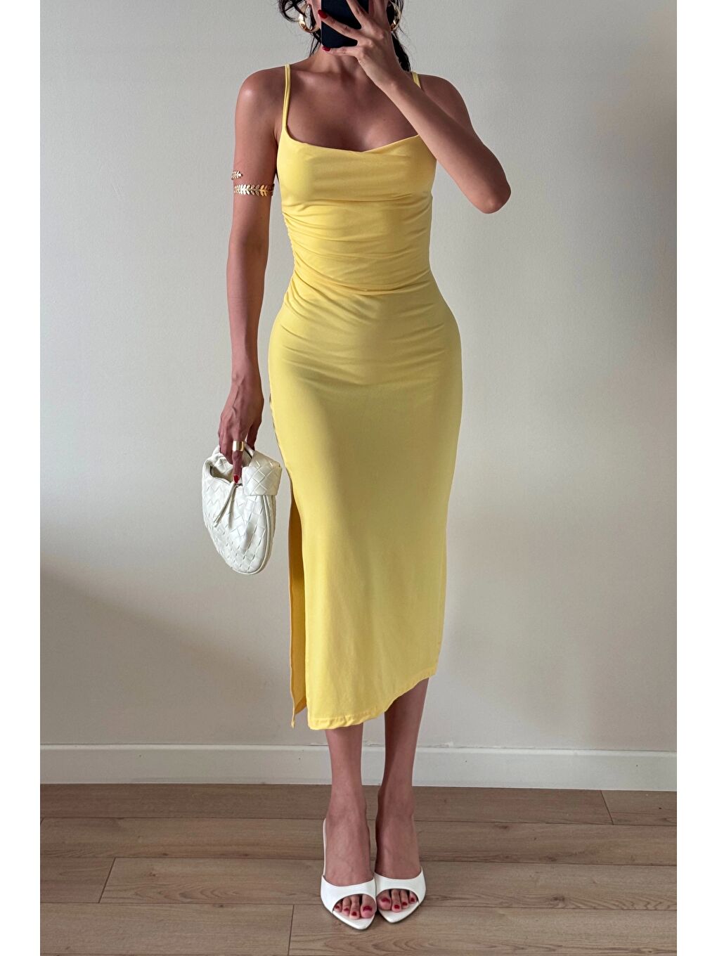 Kadın Sarı Askılı Yırtmaçlı Uzun Elbise 1009-1034-4