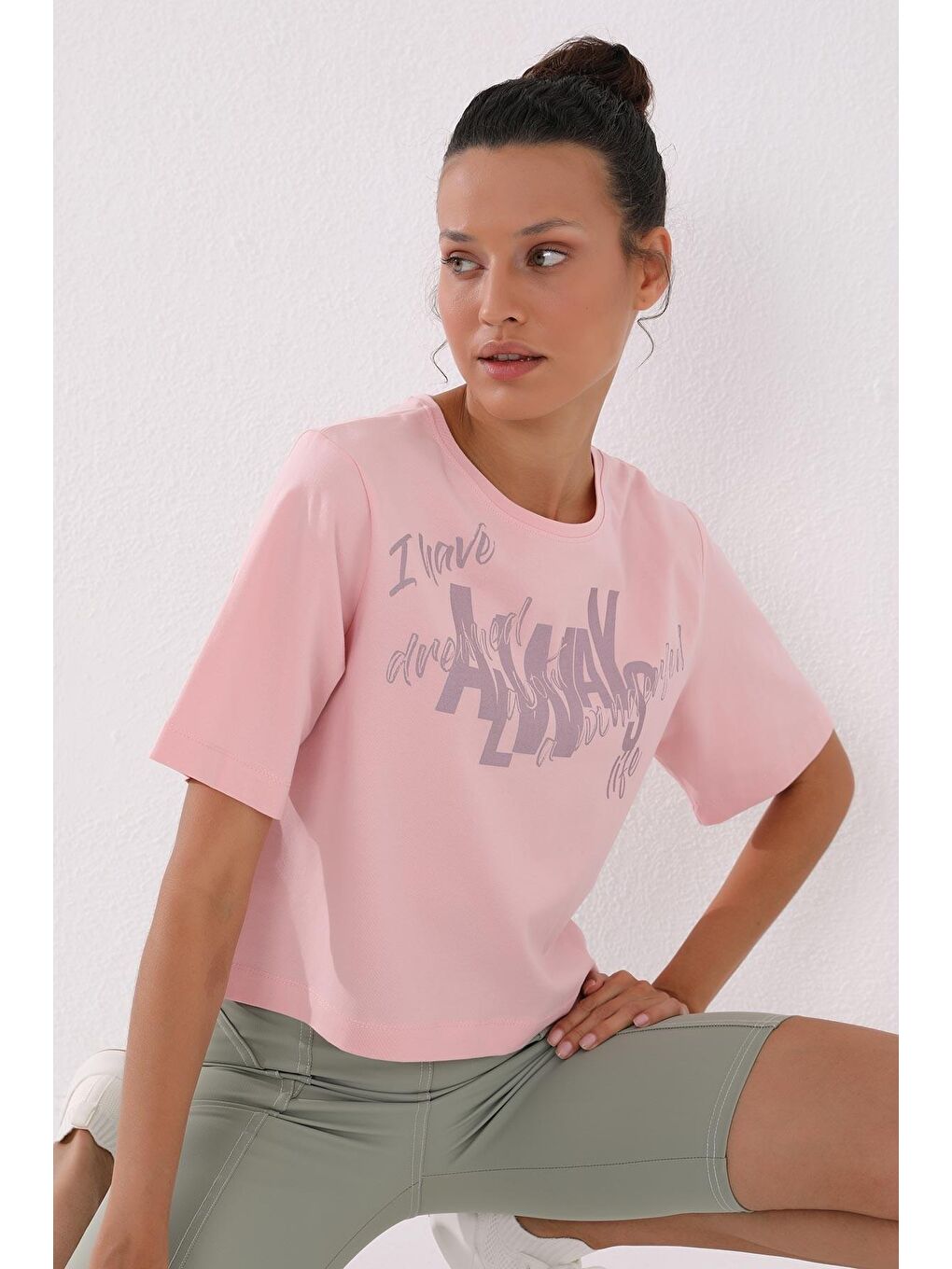 TOMMYLIFE Pembe Asimetrik Yazı Baskılı O Yaka Kadın Oversize T-Shirt - 97136