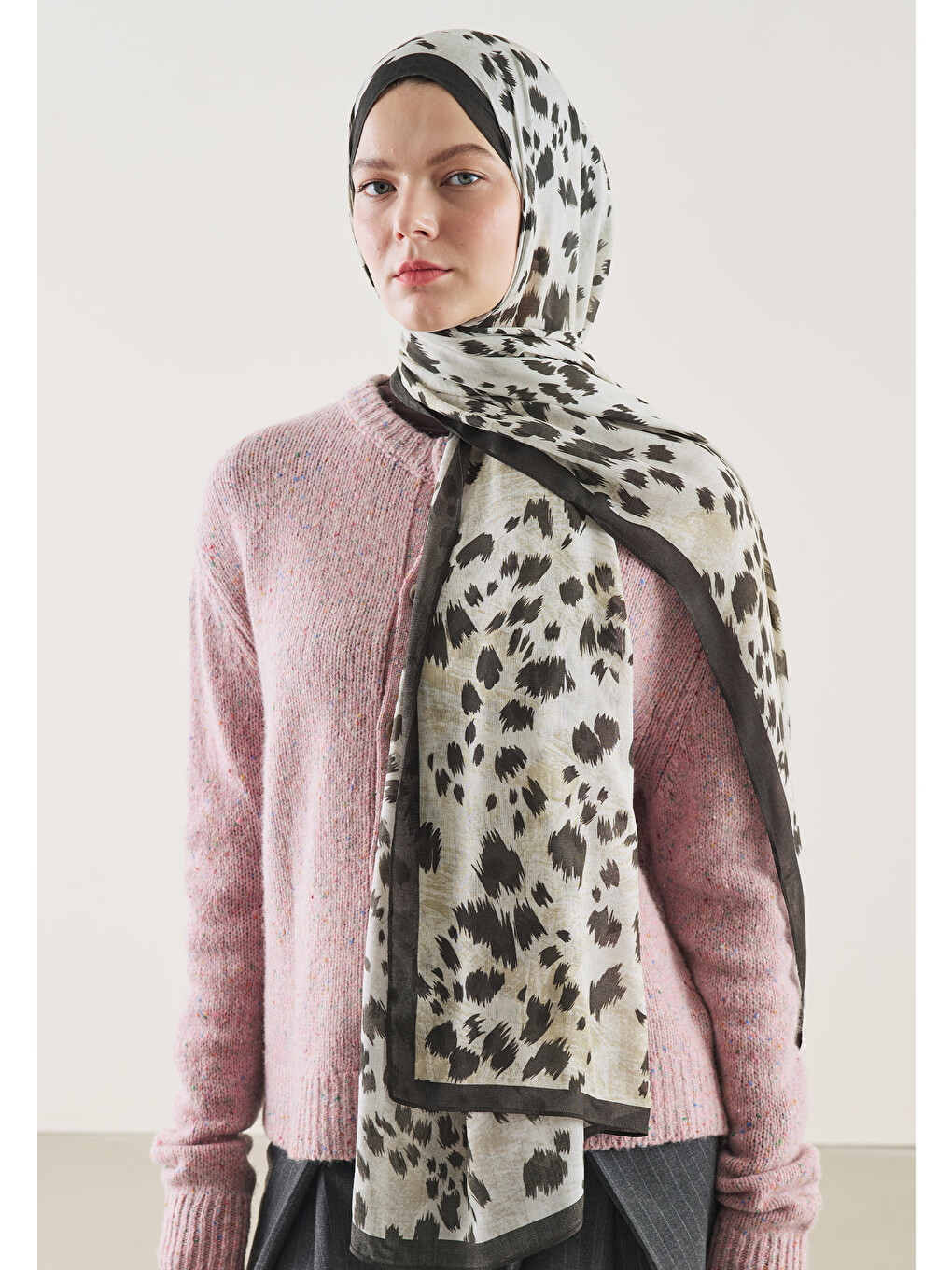 Cheetah Desen Rami Şal Siyah