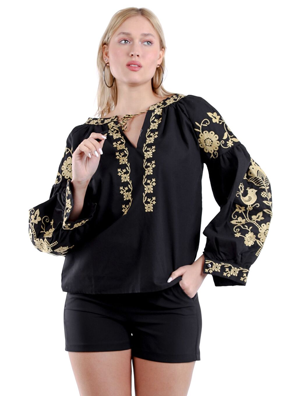 Beyaz V Yaka 3/4 Kol Nakışlı Dokuma Bluz-6