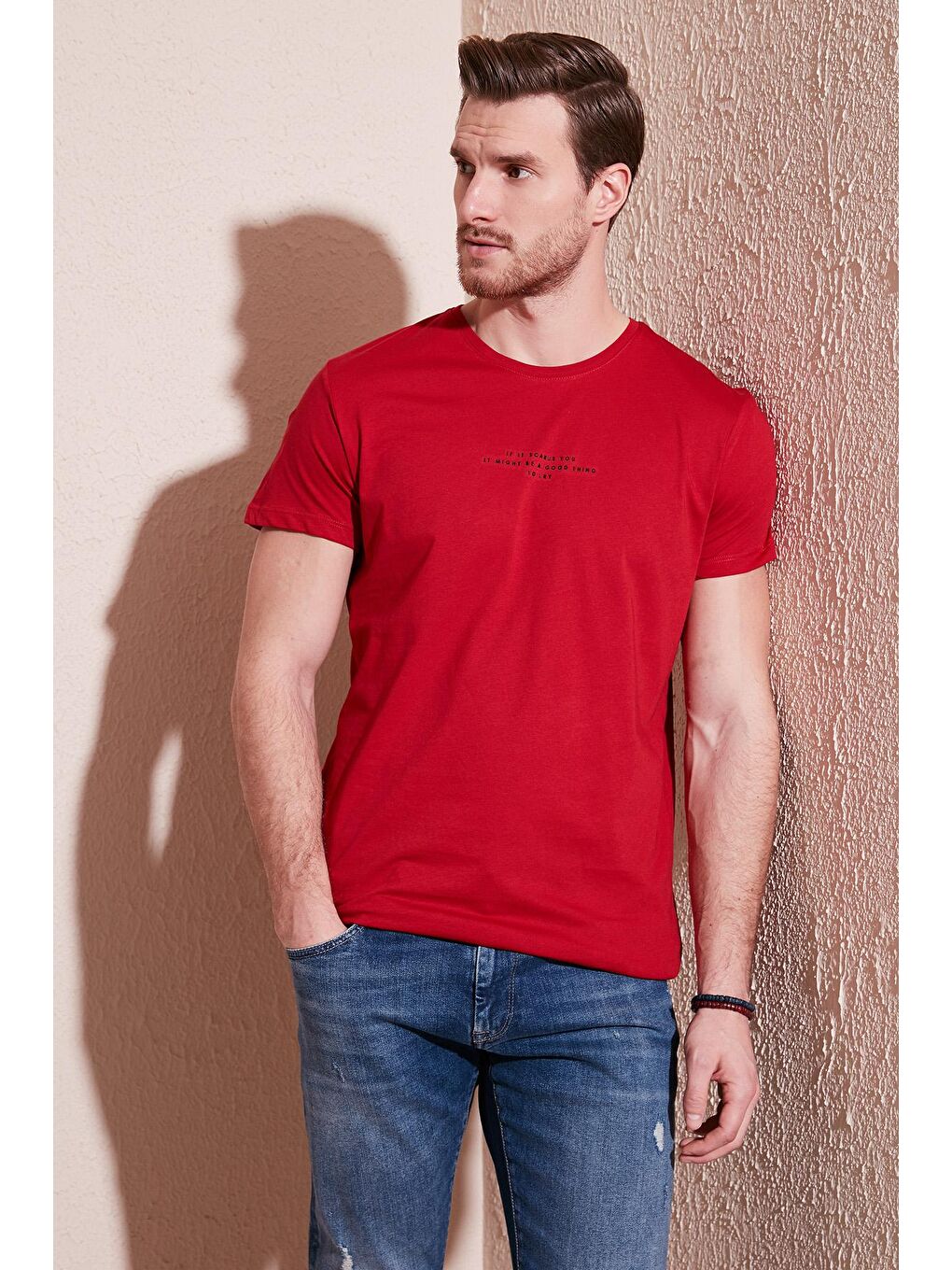 Kırmızı Bisiklet Yaka % 100 Pamuk Slim Fit Erkek Tişört 541IFIT