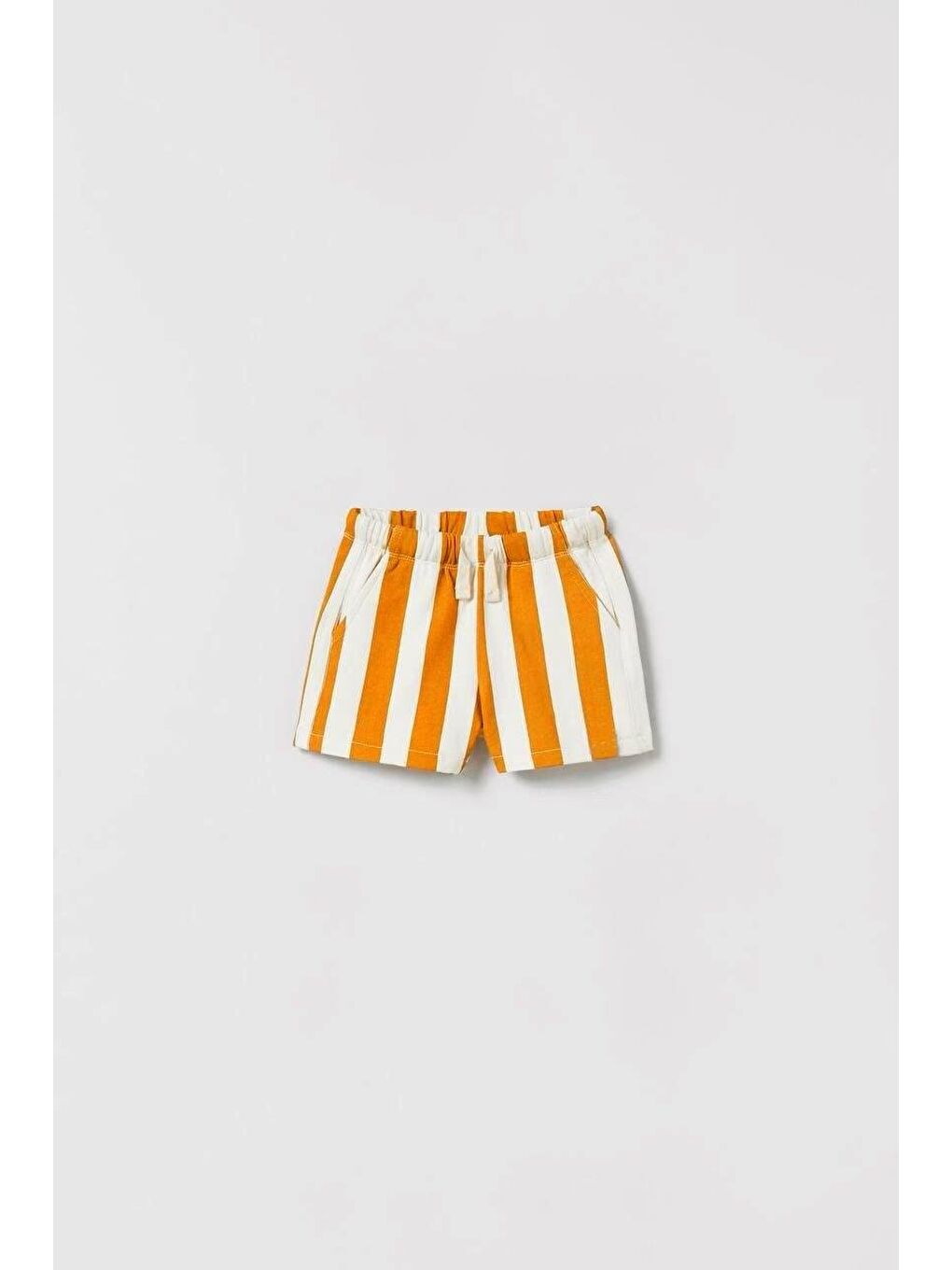 Karışık Erkek Çocuk Pamuklu Siyah Aslan Baskılı T-Shirt Turuncu Çizgili Şort Takım - 2'Li Günlük Set-1