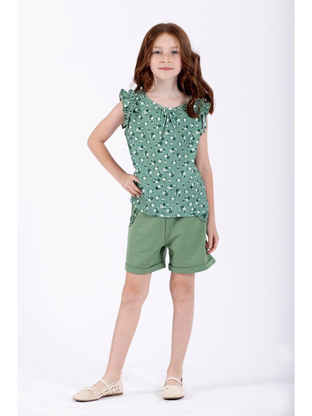 Bisiklet Yaka Sıfır Kol Çiçek Baskılı Beli Lastikli Cepli Çağla Yeşili Renk Kız Çocuk Şortlu Takım