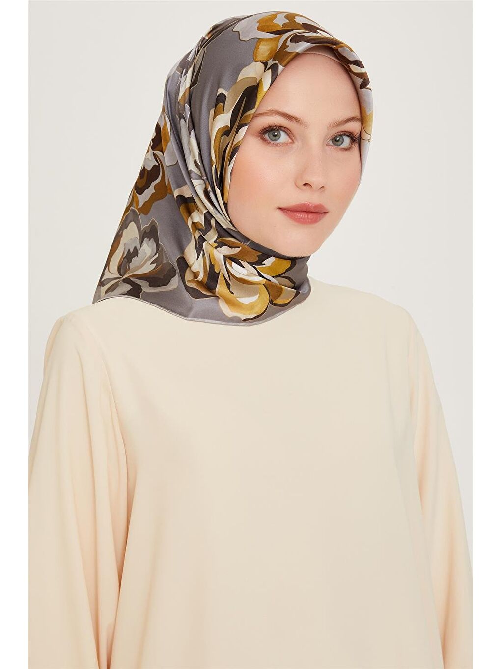 Karışık Çiçek Desenli Twill Saf İpek Eşarp 9234D 32