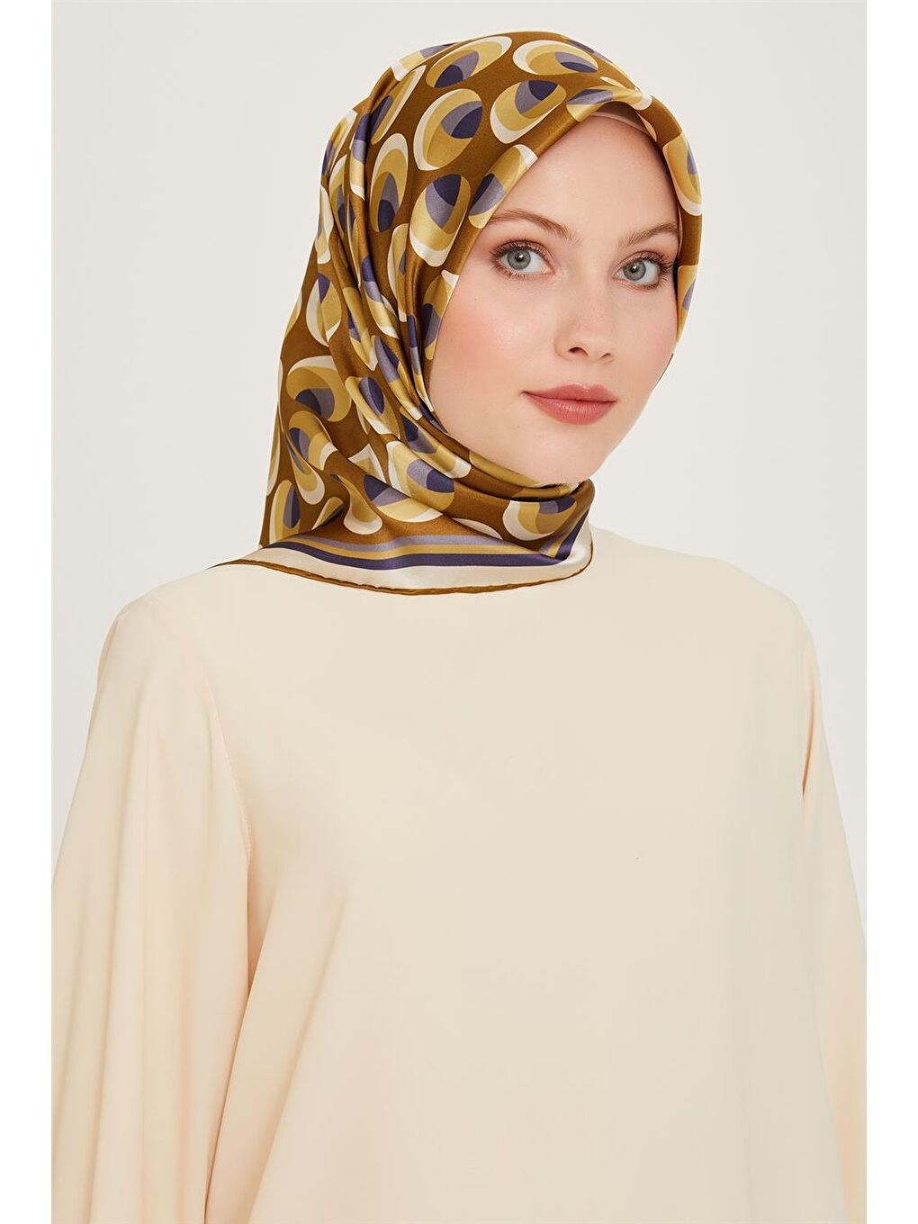 Kahverengi Geometrik Desenli Sura Saf İpek Eşarp 9219D 05 06