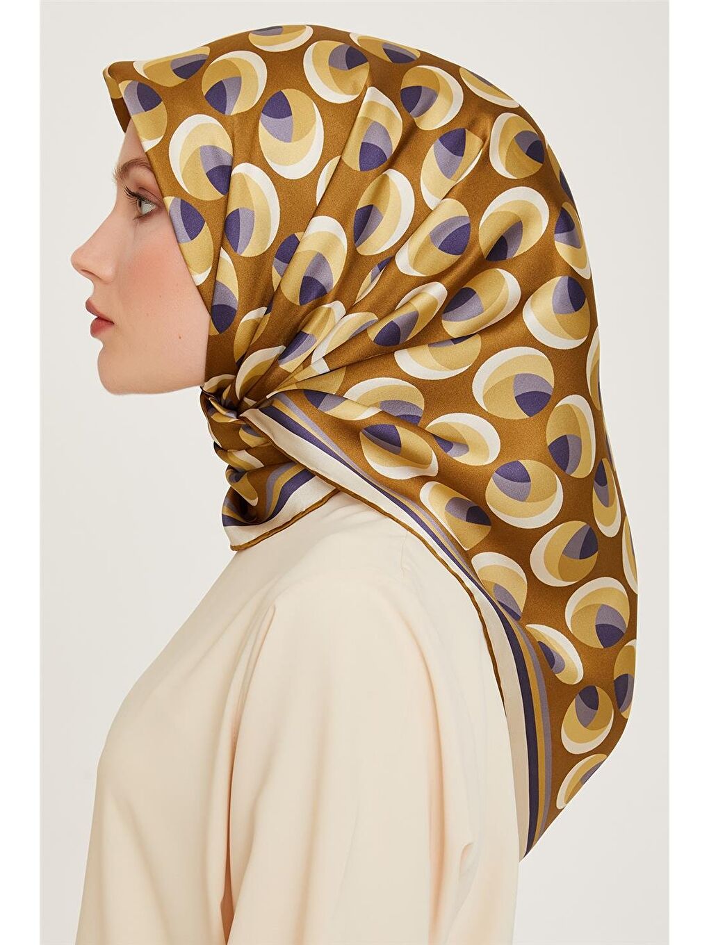 Kahverengi Geometrik Desenli Sura Saf İpek Eşarp 9219D 05 06-2