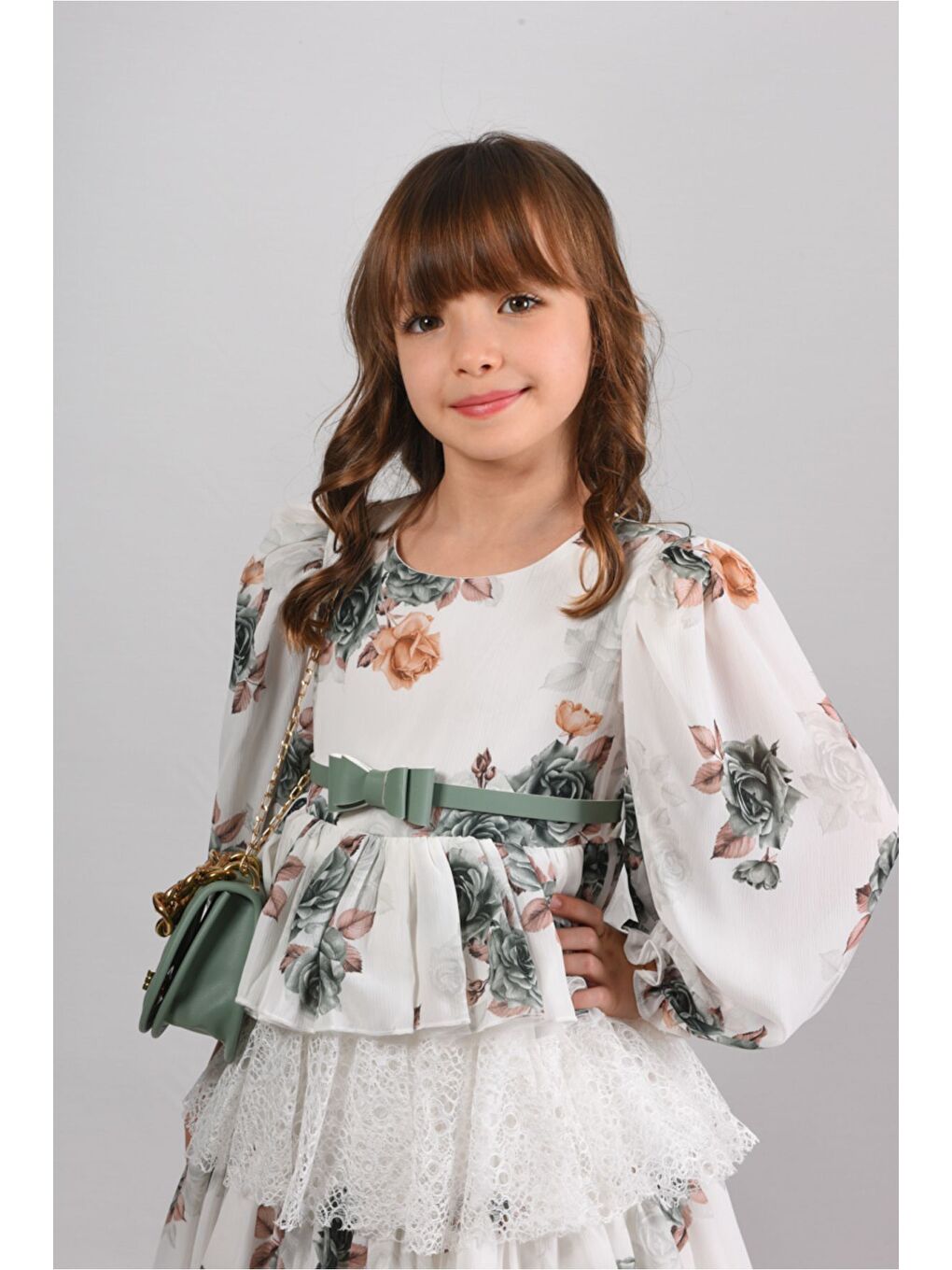 Yeşil Çiçekli ve Çantalı Kat Kat Uzun Kemerli Kız Çocuk Elbise Doğum Günü Elbisesi-3