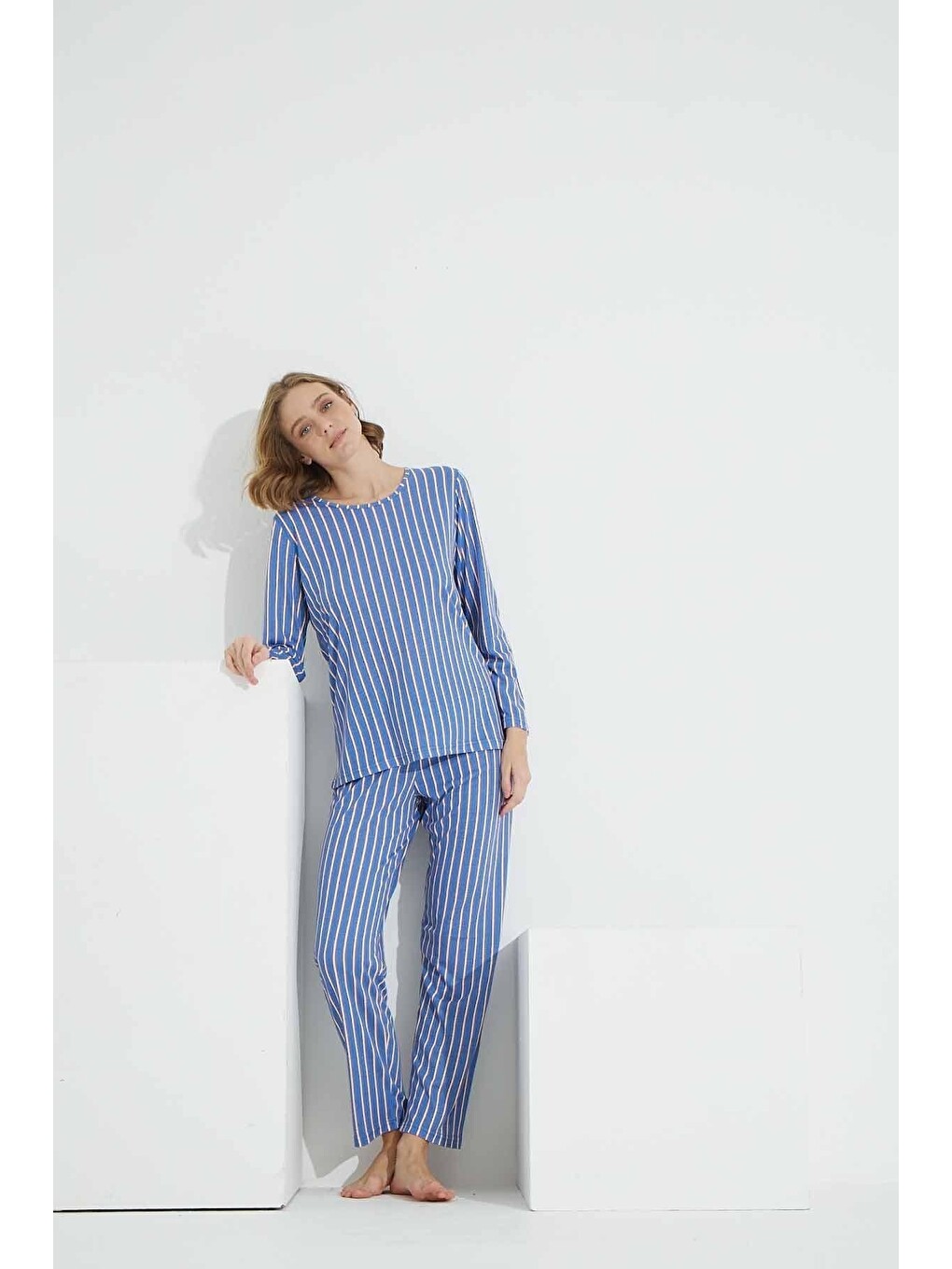 Mavi Çizgi Desenli Örme Pijama Takımı-1