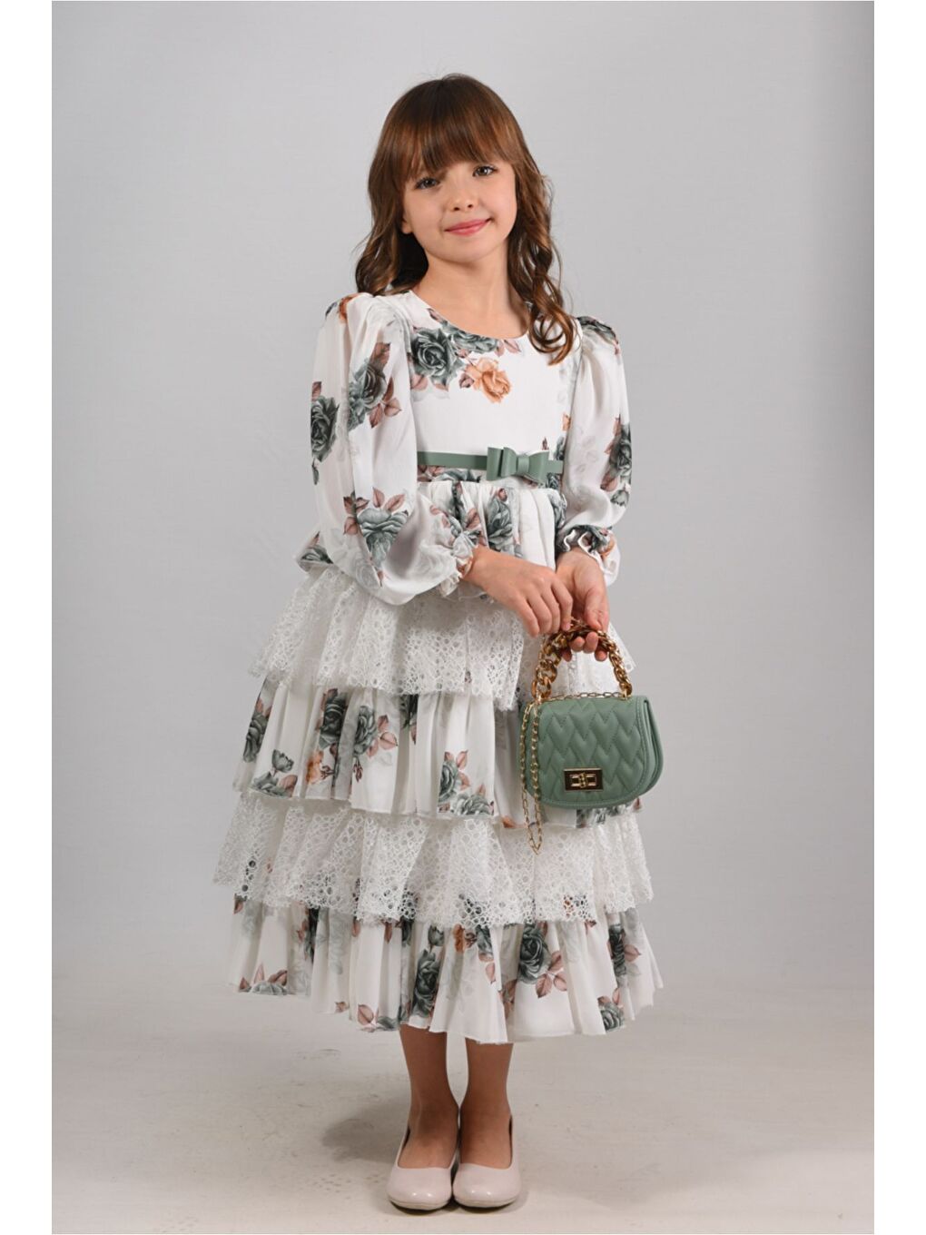 Yeşil Çiçekli ve Çantalı Kat Kat Uzun Kemerli Kız Çocuk Elbise Doğum Günü Elbisesi-6