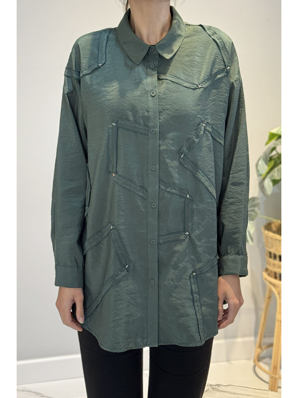 Yeşil Düğme Detaylı Uzun Kol Dekoratif Dikişli Gömlek 6146 Zümrüt
