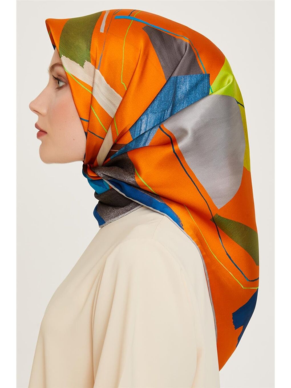 Karışık Geometrik Desenli Sura Saf İpek Eşarp 9241D 82 81-2
