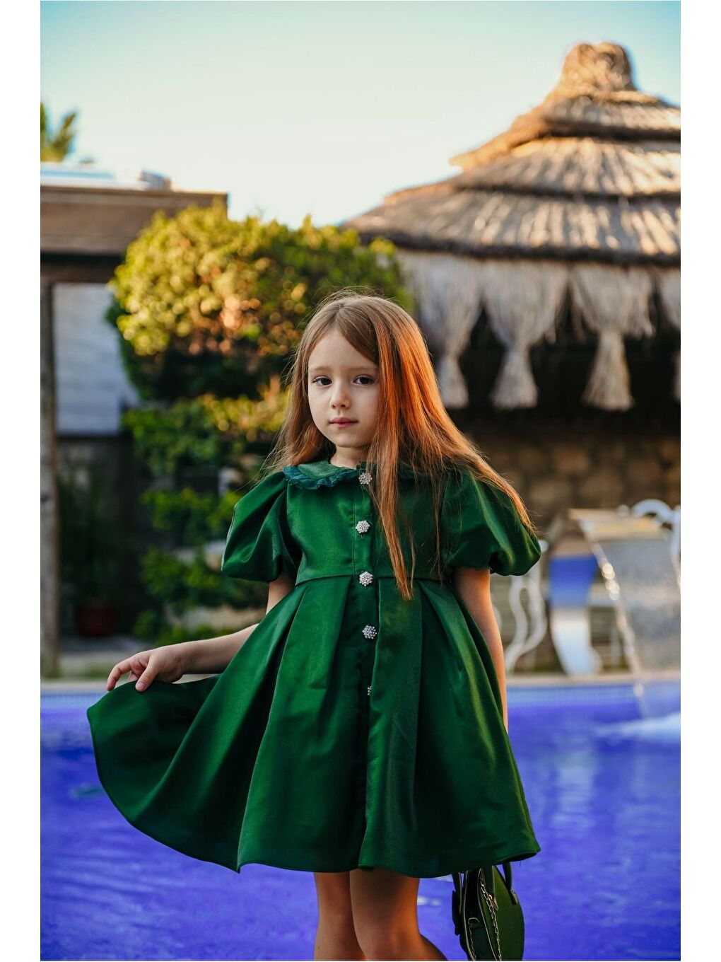 Yeşil Kız Çocuk Özel Kısa Abiye Elbise Düğmeli Özel Tasarım Çanta Aksesuarlı_M2445
