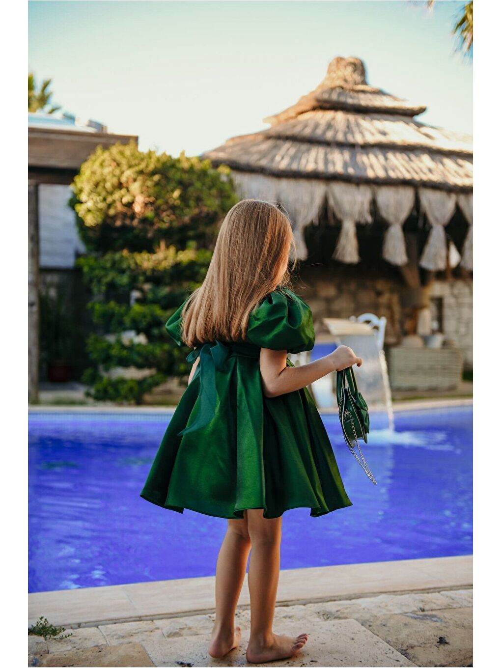 Yeşil Kız Çocuk Özel Kısa Abiye Elbise Düğmeli Özel Tasarım Çanta Aksesuarlı_M2445-3