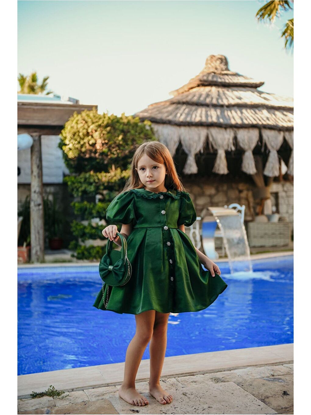 Yeşil Kız Çocuk Özel Kısa Abiye Elbise Düğmeli Özel Tasarım Çanta Aksesuarlı_M2445-5