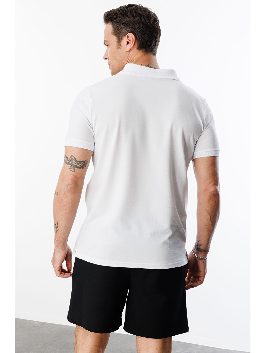 Beyaz Erkek Çekmeyen Pamuklu Kumaş Regular Fit Standart Kesim Polo Yaka Tişört POLOYAKA-T-SHIRT1-4