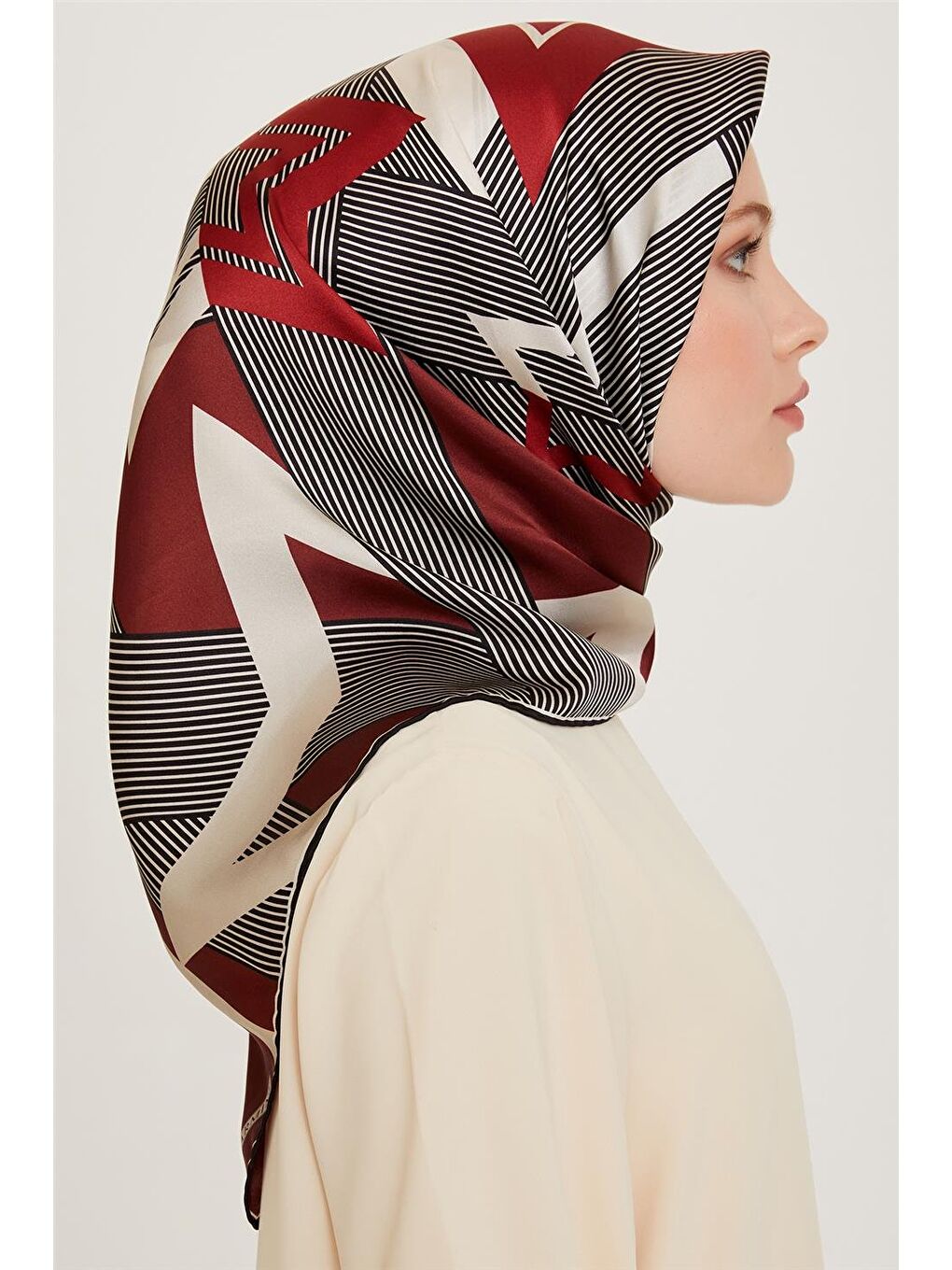 Kahverengi Obje Desenli Twill Saf İpek Eşarp 9254D 01 09-1