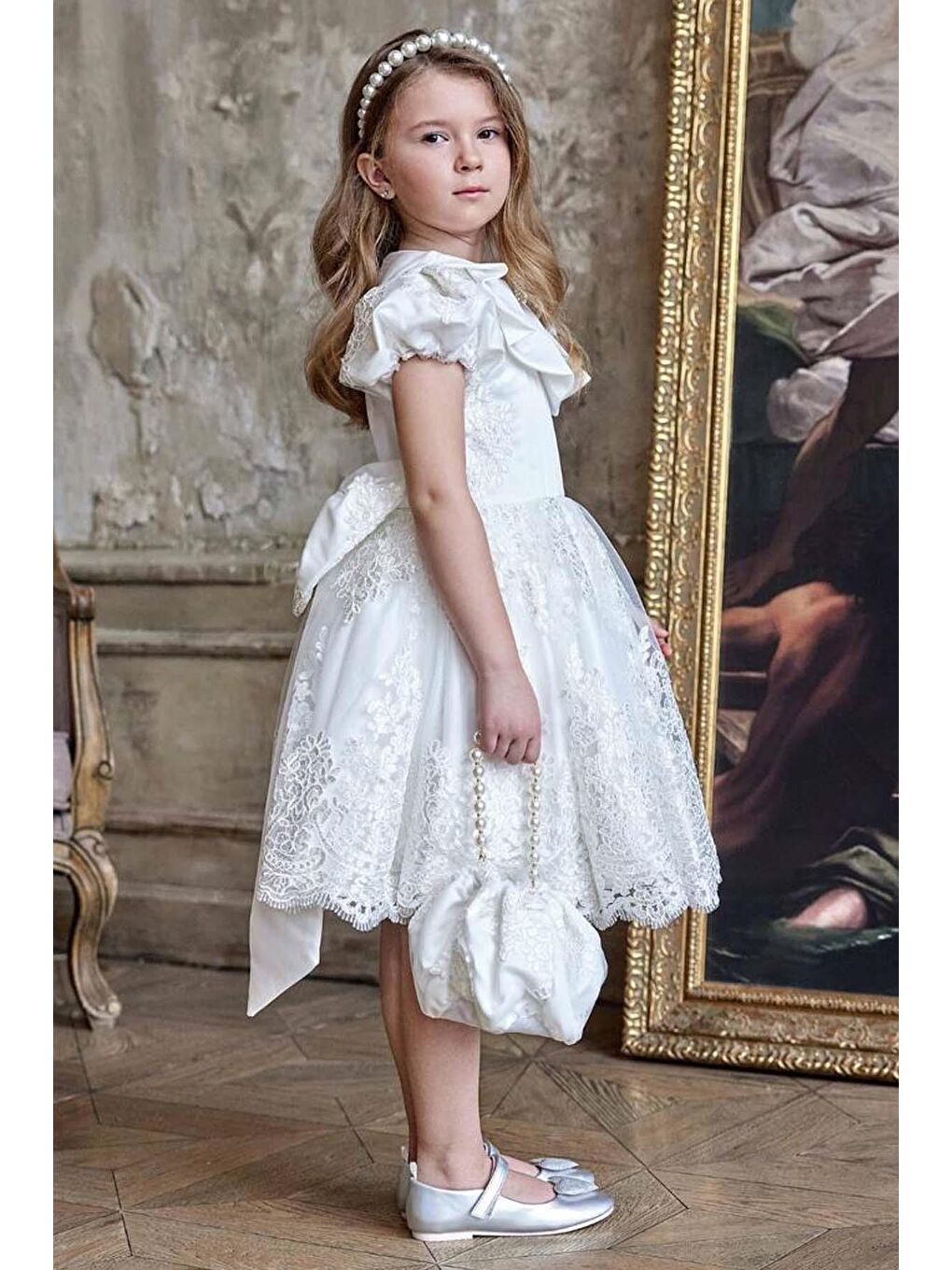 Kız Çocuk Bebe Yaka Detaylı Üzeri Boydan Dantel İşlemeli Astarlı Kabarık Beyaz Abiye-2