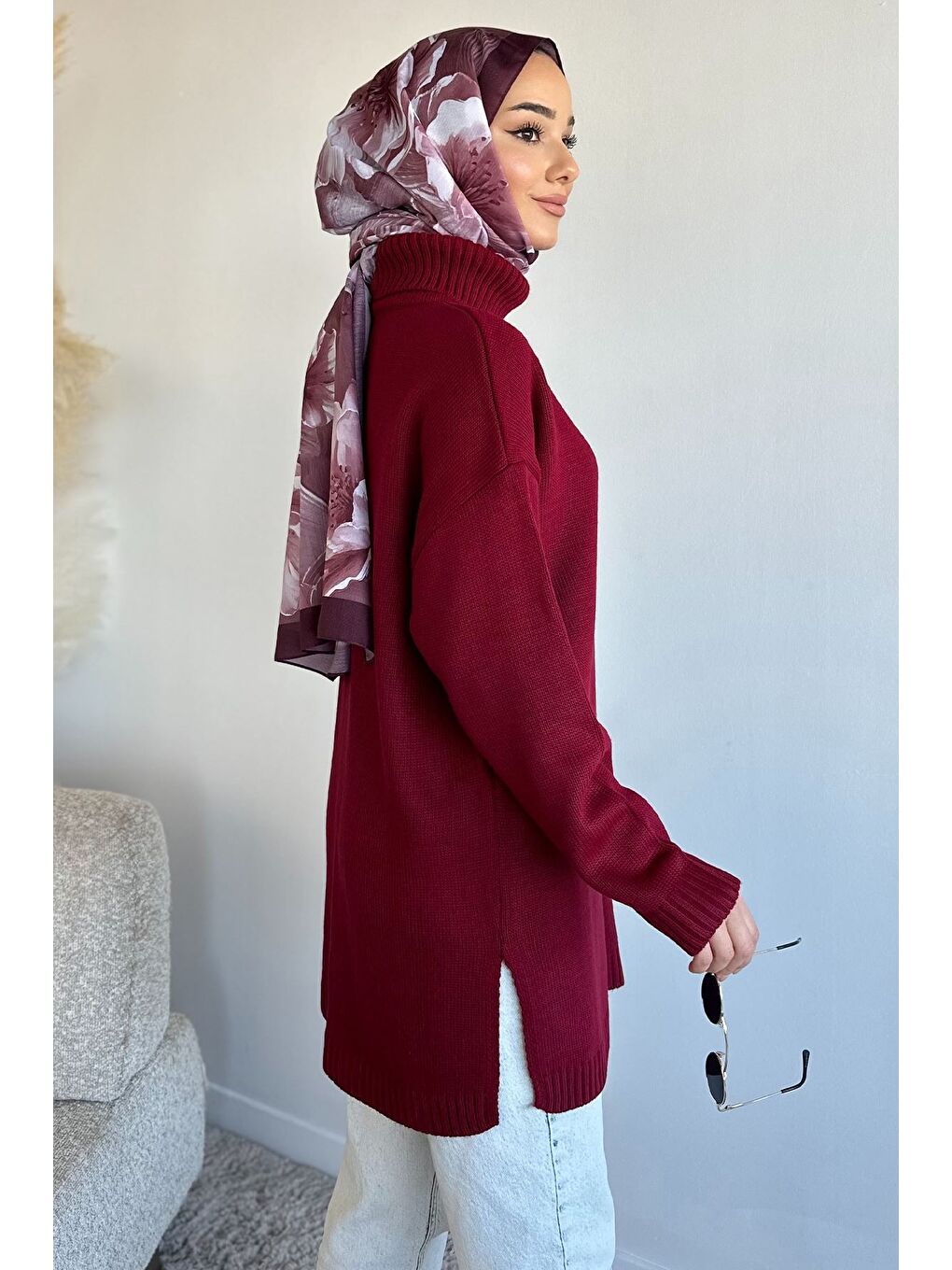 Bordo Gülseli Balıkçı Yaka Yırtmaçlı Tesettür Triko Tunik-4