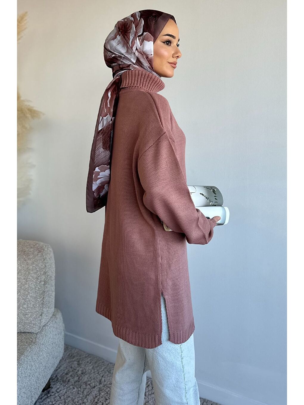 Pembe Gülseli Balıkçı Yaka Yırtmaçlı Tesettür Triko Tunik-5