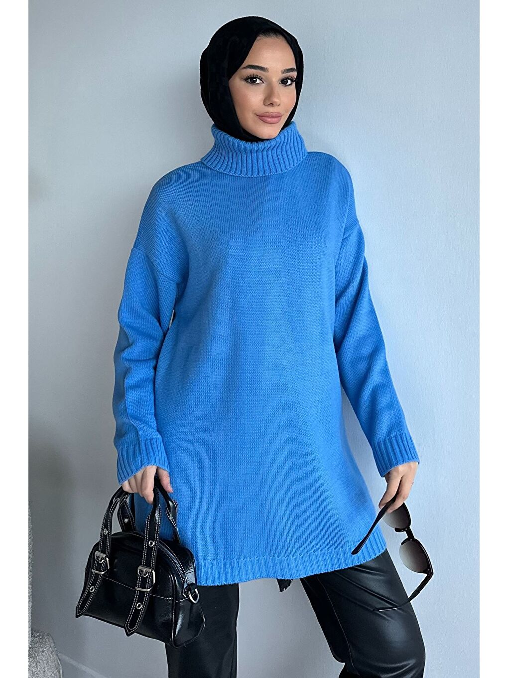 İndigo Gülseli Balıkçı Yaka Yırtmaçlı Tesettür Triko Tunik-3